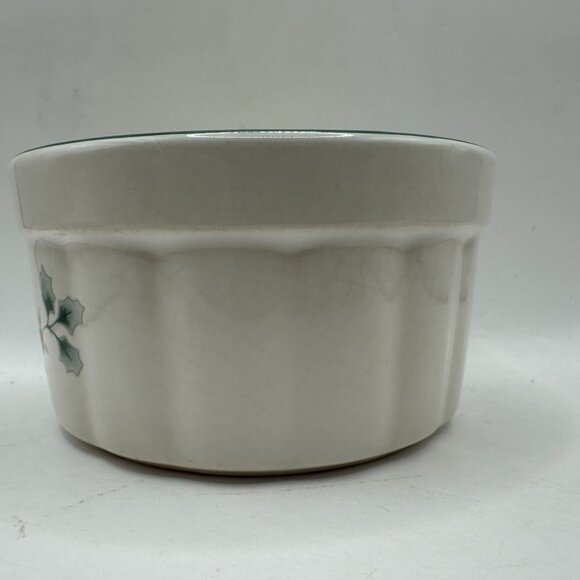 Pfaltzgraff Holiday Heritage Stoneware Bowl With Holly Pattern - Picture 3 of 6